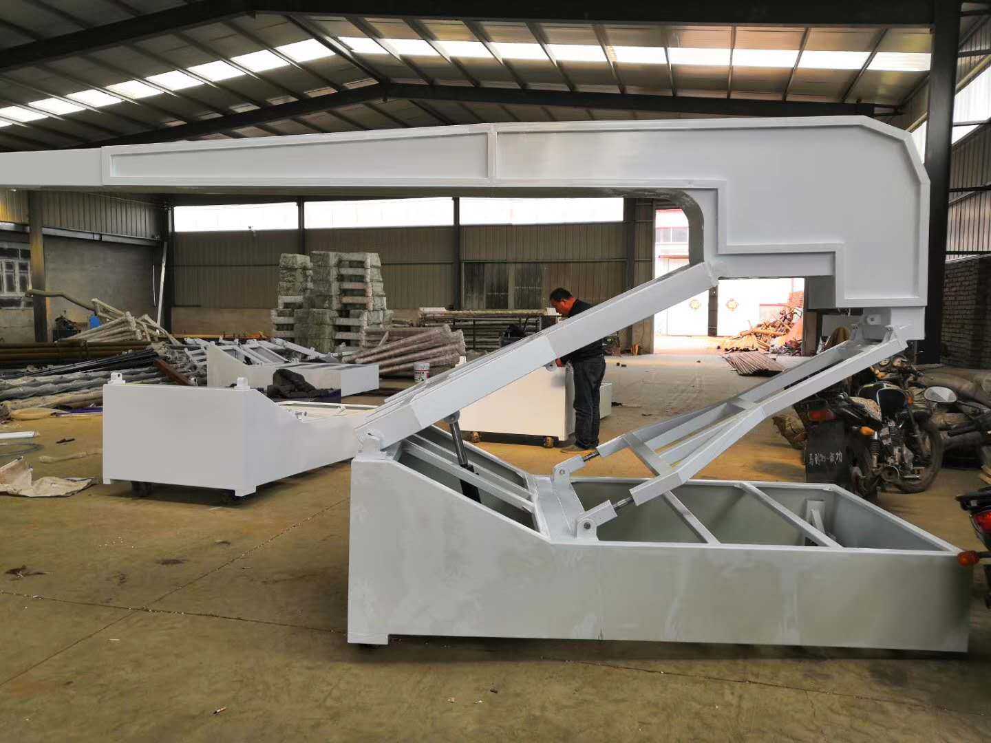 電動(dòng)液壓籃球架