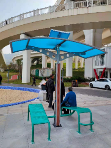 太陽能板智能健身器材，戶外健身路徑安裝完成